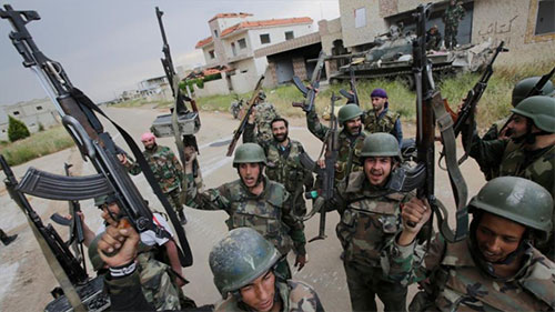 Fuerzas sirias celebran su victoria en Quneitra